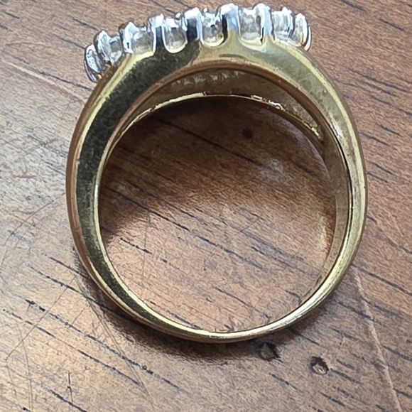 Vintage Gold Toned Signet Faux Lady Liberty Coin Ring - Picture 6 of 16